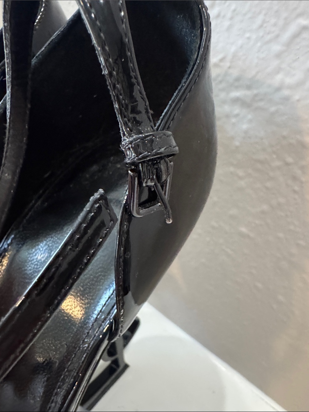 Saint Laurent Black Patent Logo-Heel Strappy Sandals - Picture 6 of 11
